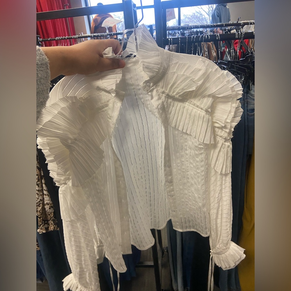 Elegant White Pleated Women's Top